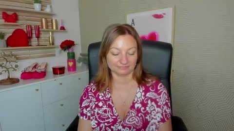 Angela online show from July 28, 10:10 am