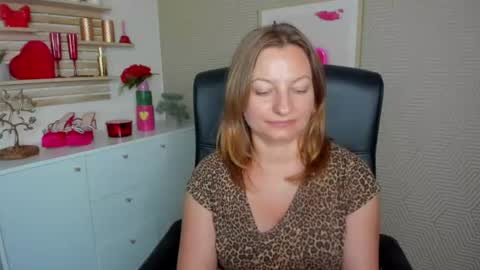 Angela online show from August 12, 10:39 am