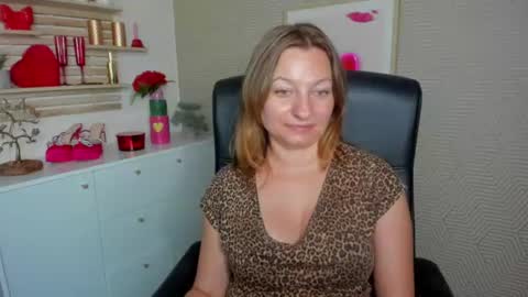 Angela online show from August 12, 11:45 am
