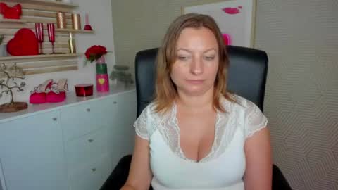 Angela online show from August 13, 7:55 am