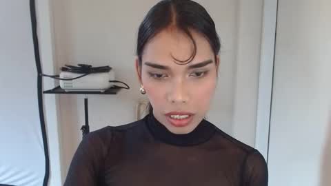 SENORITA online show from June 4, 4:49 am