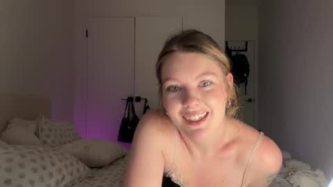 sweetmiamari online show from July 6, 5:21 am