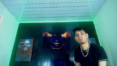 angeldavid_889279 online show from August 15, 12:47 am