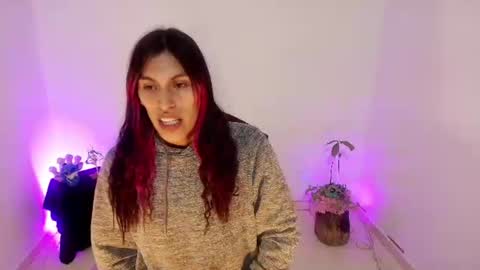 angele online show from June 11, 8:37 pm