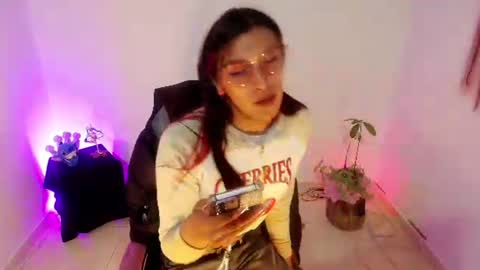 angele online show from June 24, 7:27 pm