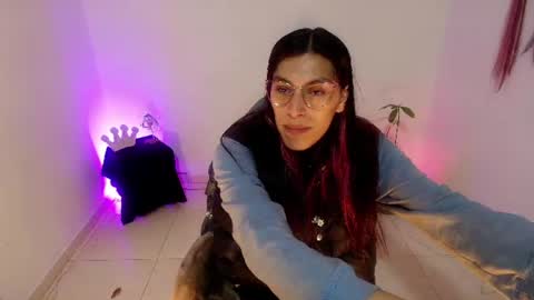 angele online show from June 29, 5:04 pm