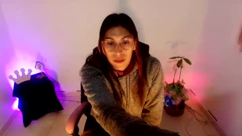 angele online show from July 10, 7:52 pm
