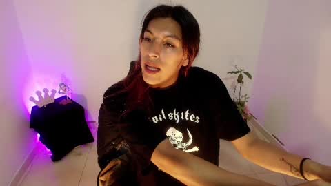 angele online show from August 10, 4:19 pm