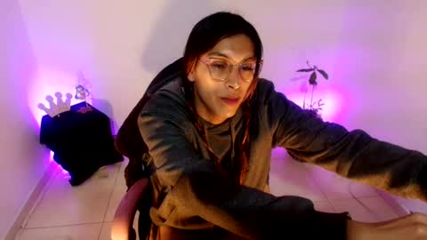 angele online show from August 11, 7:27 pm