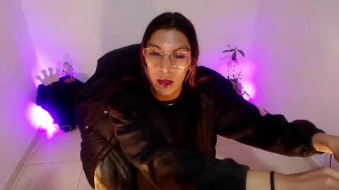 angele online show from August 14, 7:17 pm