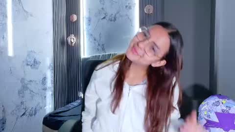 angel online show from August 5, 4:38 pm