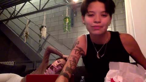 angelia01m online show from August 28, 2:53 am
