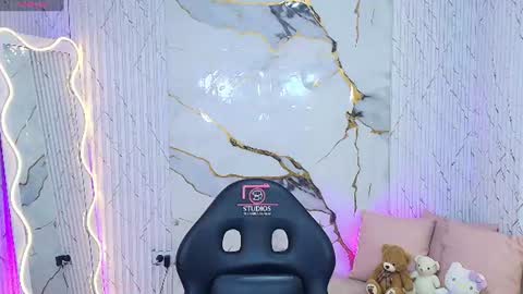angelic_tay online show from August 15, 7:34 am