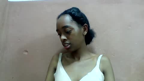 angeline221173 online show from August 10, 8:43 pm