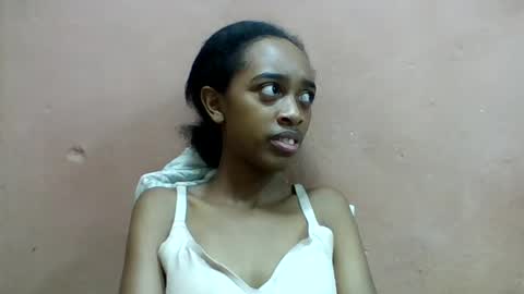 angeline221173 online show from August 11, 7:05 pm