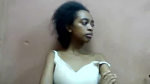 angeline221173 online show from August 12, 5:37 pm
