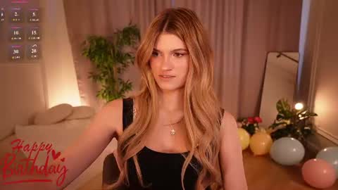 angell_wild_ online show from August 9, 1:56 pm