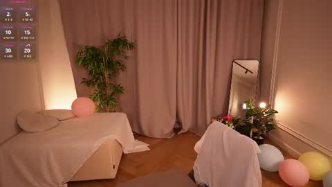angell_wild_ online show from August 11, 7:16 pm