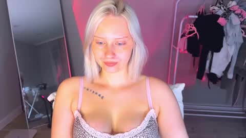 Cutie online show from August 2, 2:57 pm