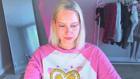 Cutie online show from August 5, 10:24 am