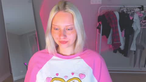 Cutie online show from August 5, 5:33 pm