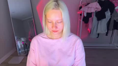 Cutie online show from August 9, 3:46 pm