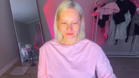 Cutie online show from August 9, 4:52 pm