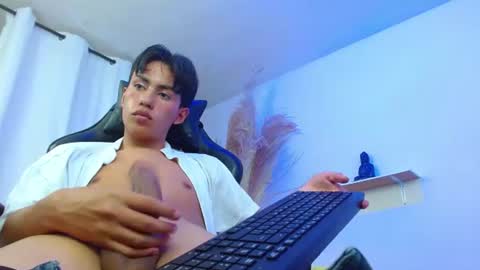 Angelo online show from August 5, 6:06 pm