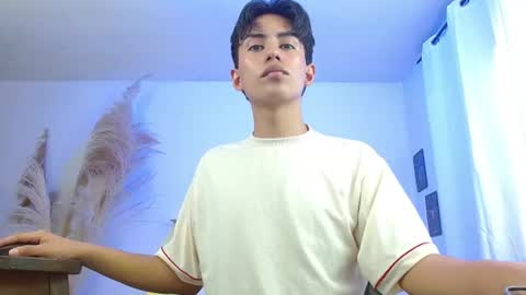 Angelo online show from August 15, 5:50 pm