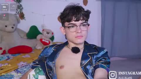 Angelo I work from home this is my room  online show from August 7, 3:06 am