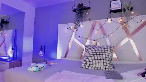 Angel 3 online show from August 12, 5:04 pm