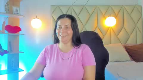 ANGIE online show from August 14, 2:43 pm
