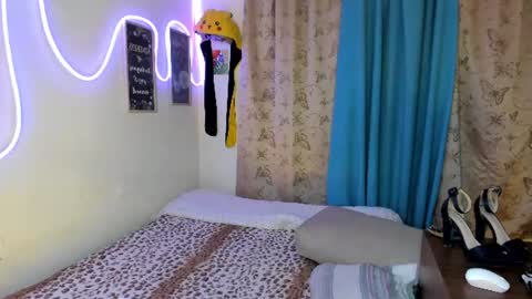 angelwhitte online show from July 31, 3:13 am