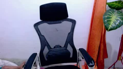 angelyn_slim online show from August 3, 10:55 am