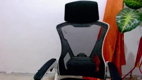 angelyn_slim online show from August 3, 5:53 pm