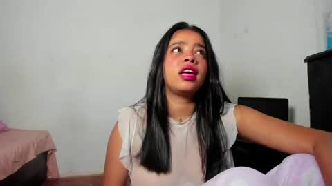 Angie  Andres online show from August 1, 12:00 pm