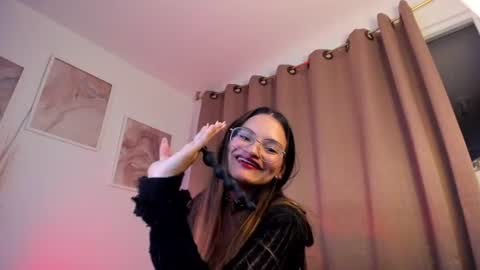 AngiePirs online show from August 5, 9:57 pm