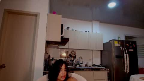 laura  online show from August 6, 5:50 am