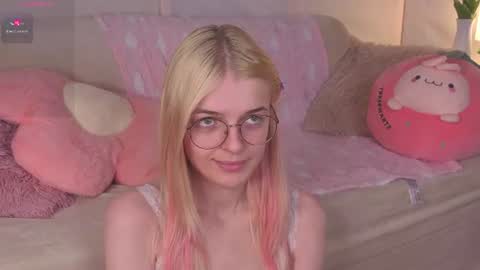 Monica online show from August 1, 12:33 pm
