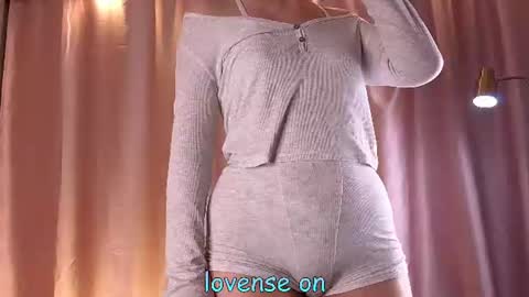 AnishaVivo online show from August 6, 2:38 pm