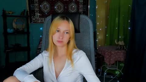 anitabels online show from August 15, 12:42 pm