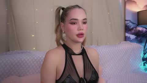 Anita online show from August 11, 3:47 pm