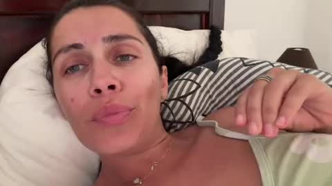 anna___25 online show from August 8, 4:07 pm