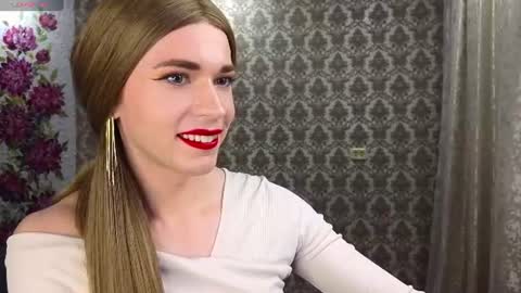 Anna online show from August 13, 1:36 pm