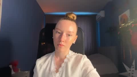 Anna online show from May 24, 2:31 pm