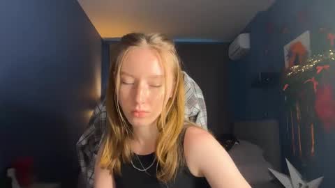 Anna online show from May 25, 2:08 pm