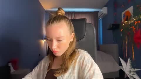 Anna online show from May 26, 11:33 am
