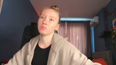 Anna online show from June 11, 2:23 pm