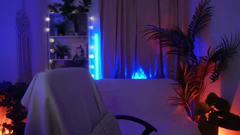 x Anna Leah x online show from July 26, 9:09 pm