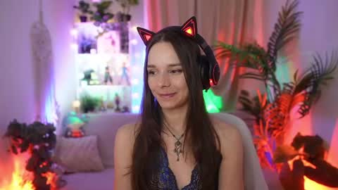x Anna Leah x online show from July 28, 6:36 pm